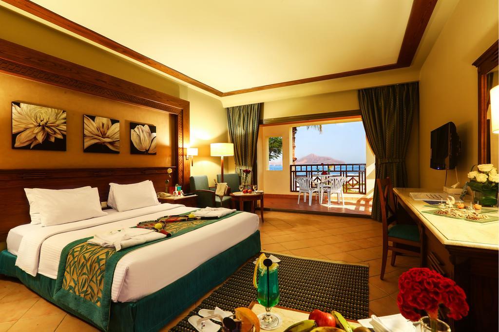 Charmillion Club Resort Sharm el-Sheikh Exterior photo A room at the Hilton Sharm El Sheikh